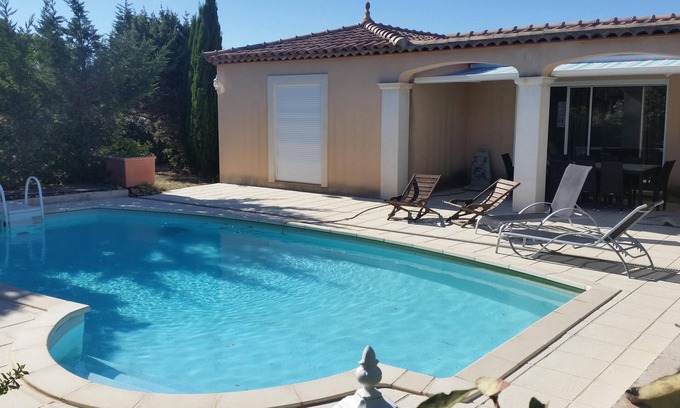 Rochefort-du-Gard Villa | VILLA WITH POOL (10 minutes from Avignon: 15 minutes from Pont-du-Gard!)