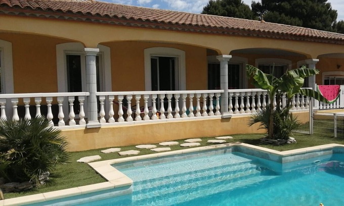 Lespignan House | Villa with pool near the sea