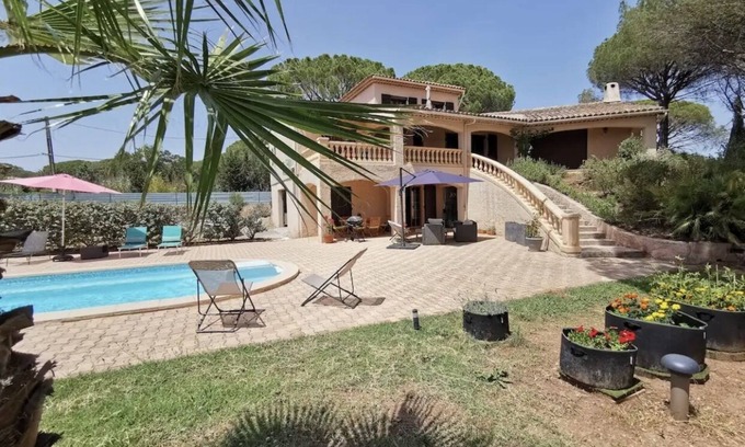 Peissonnel Villa | Villa with pool north of the Gulf of Saint-Tropez