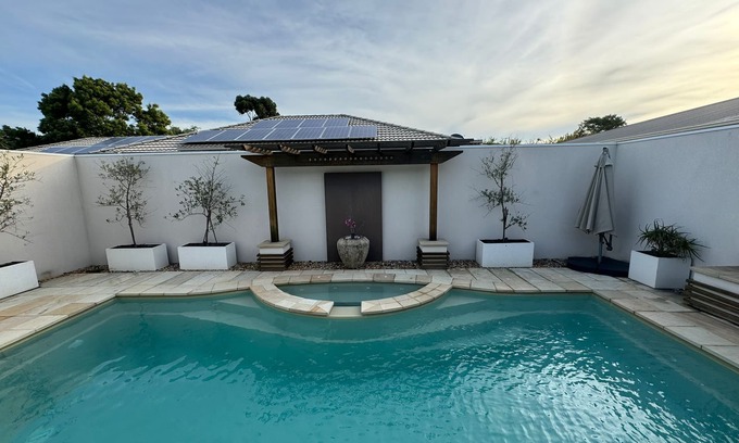 Mount Martha House | Villa with Pool, Spa, Games & Cinema Room, Pizza Oven