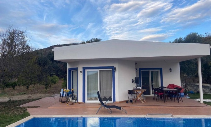 Dagbelen Villa | Villa With Pool