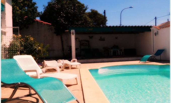 Carcassonne Villa | Villa with private pool in Carcassonne town, quiet area with castle views
