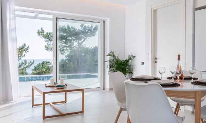 Achlia House | Villa with private pool suitable for guests with special needs