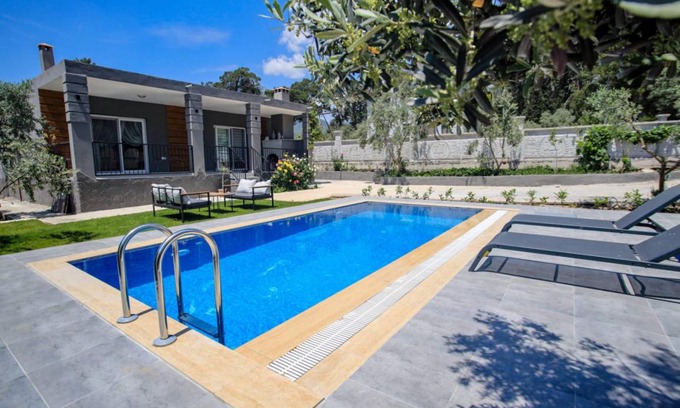 Yesiluzumlu Villa | Villa with Private Pool Surrounded by Olive Trees