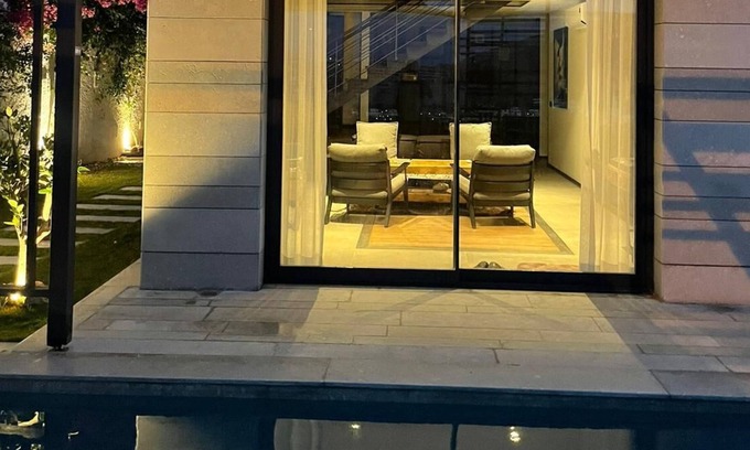 Dagbelen Villa | Villa with Private Pool in Central Location, for 5 people - AWZ 237
