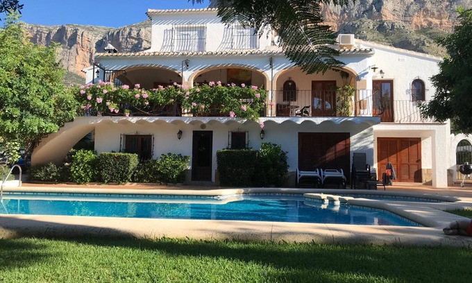Montgo de Toscamar Villa | Villa with private pool and gardens set In the Montgo Mountain National Park