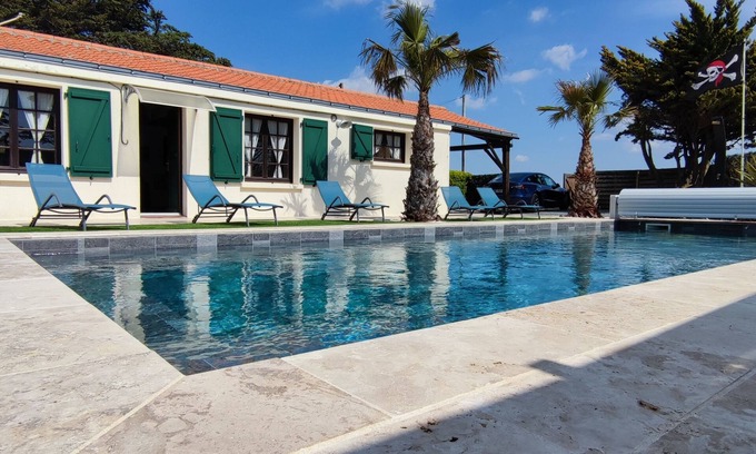 La Faute-sur-Mer Villa | Villa with swimming pool "Sea view" and beach access at 300 m'in summer