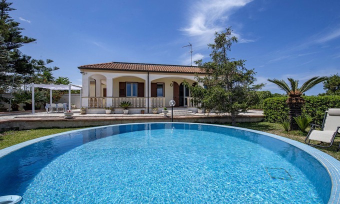 Otranto Villa | Villa with swimming pool and garden near the sea in Otranto.