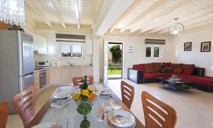 Kolymbia Villa | Villa with swimming pool near the beach