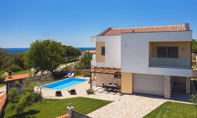 Peroj Villa | Villa with swimming pool and sauna