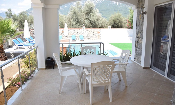 Yesiluzumlu Villa | Villa Xclusive by Turkish Lettings