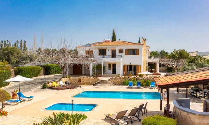 Argaka Villa | Villa Xenios Dias - Five Bedroom Villa, Sleeps 12