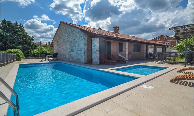 Plovanija Villa | Villa Yvec