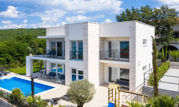 Klimno Villa | Villa Zarra by Villas Guide