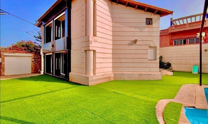 Ain El Turk Apartment | Villa2