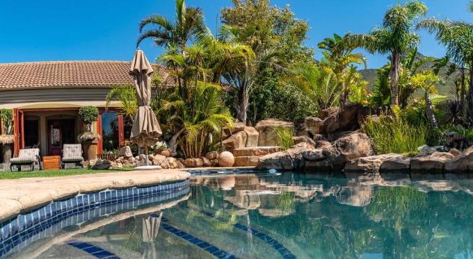 Kleinmond House | VillaChad Guesthouse