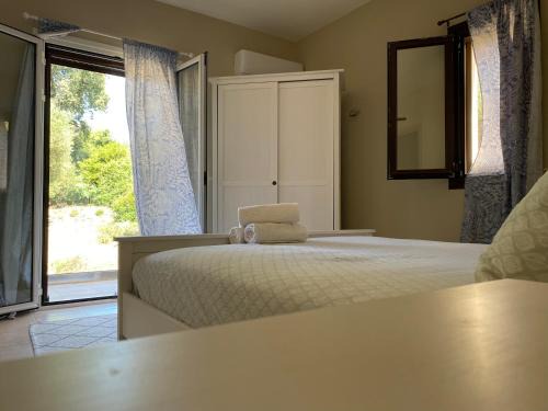 Lourdata Villa | VillaDelphia