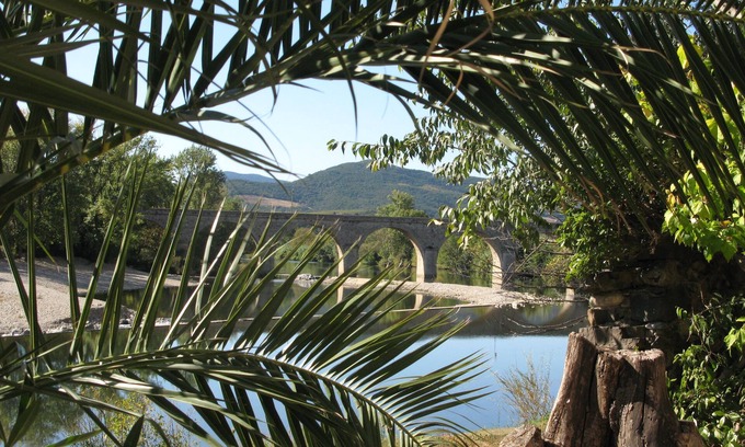 Saint-Nazaire-de-Ladarez House | Village house with terrace and pool