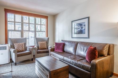 Mammoth Lakes House | Village 1330 Grand Sierra Lodge 1 Bedroom 1 Bath Just Steps To Gondola
