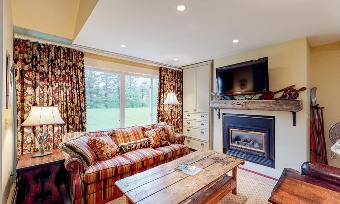 Stowe Area Apartment | Village Green Unit 14E