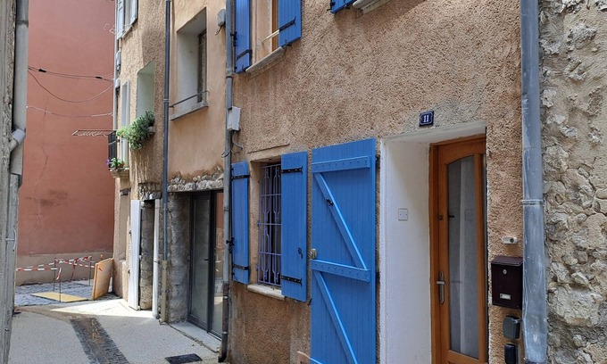 Buis-les-Baronnies House | Village house with terrace in historic center