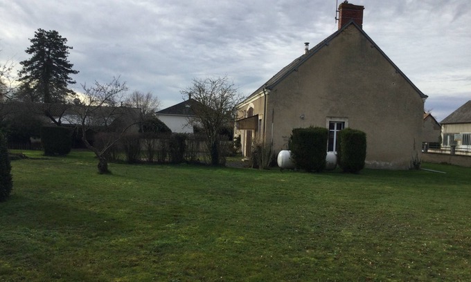 Scoury House | Village house on the edge of a stream close to Chateauroux and the Brenne.