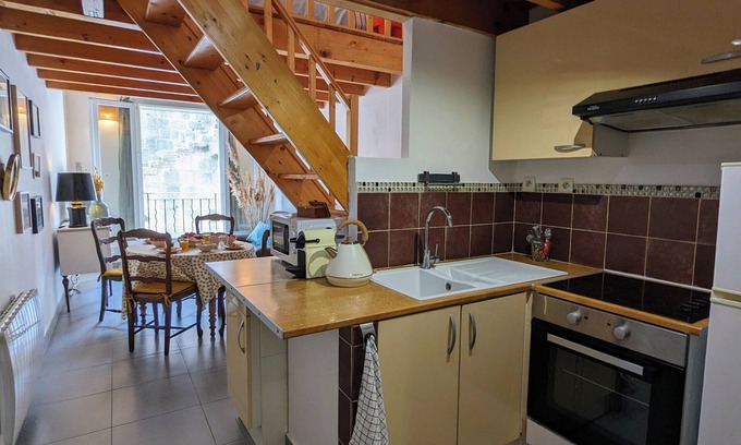 Aigues-Mortes Medieval City House | Village house with garage