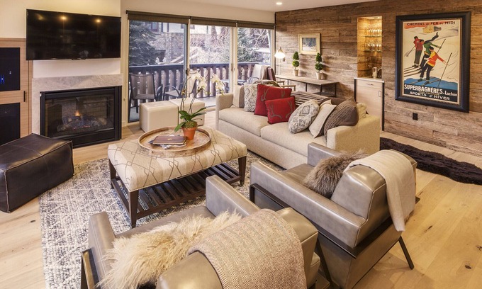Vail Condo | Village Inn Plaza 107 mountain view 3BR, 2BA. Walk to Gondola One
