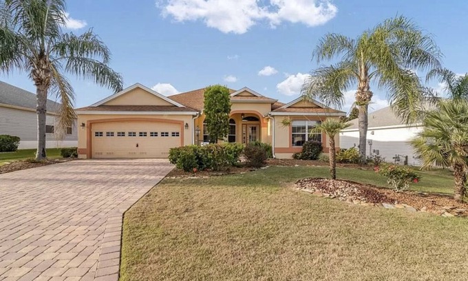 Mallory Square House | Village of Mallory, Close to Sumter Landing Sq. 3BD, 2Bath with Gas Golf Cart.