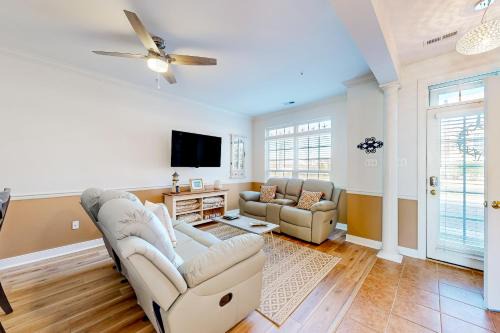 Villages of Five Points House | Villages of Five Points - 17279 N Village Main Blvd.