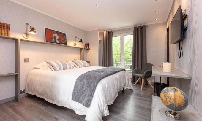 La Baule-Escoublac Bed & Breakfast | Villalesquatrevents.com Chambre Pierre Percee
