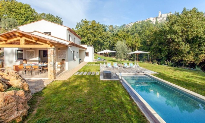 Chateauneuf-Grasse Villa | Villas Jolie and Zen