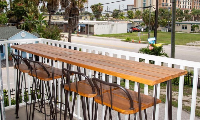 Clearwater Beach Apartment | Villas of Clearwater Beach 4B Steps from the Beach