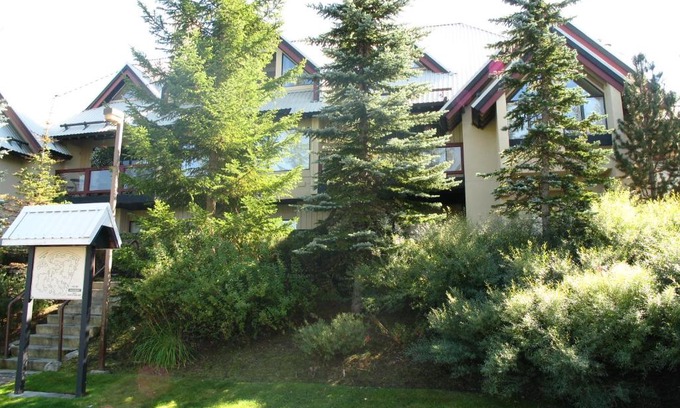 Blackcomb Apartment | Villas Snowberry by Whistler Retreats