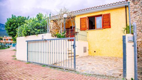 Cala Gonone Apartment | Villetta con giardino, IUN Q3445