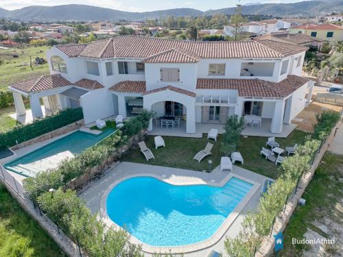 Budoni House | villetta con piscina budoni affitti spiaggia 700 mt