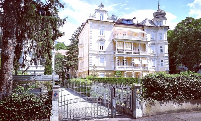 Merano Historic Center Apartment | Villetta Italia IT.CU