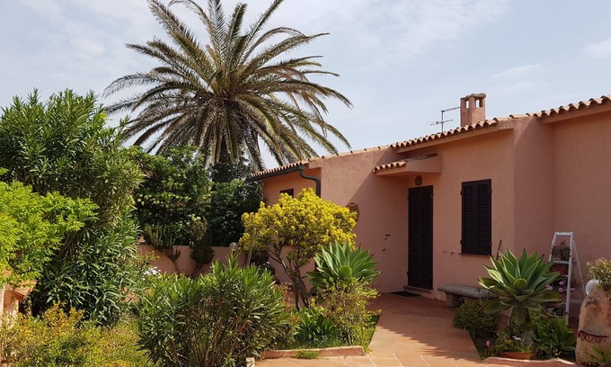 Villaggio Piras Cottage | Villetta Verde: lovely view, 5-minute walk to the beach