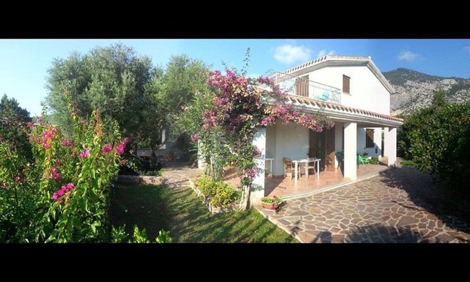 Cala Gonone House | Villetta Vicino al Mare con Giardino - Intera Struttura IUN Q3563 e Q3564