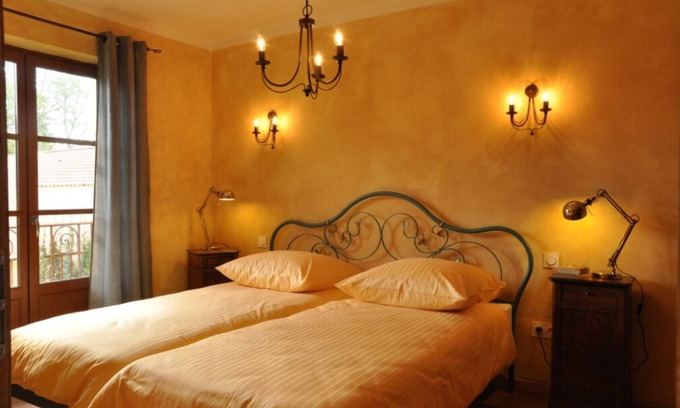 Poilhes Apartment | Vinauberge, Gîte Cabernet: Charming holiday flat overlooking the Canal du Midi