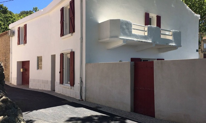 Villeseque-des-Corbieres House | Vineyard house with air conditioning in a small village near beaches