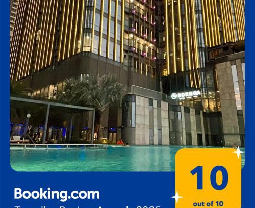 Hang Xanh Hotel | Vinhomes Landmark Luxury Apartment by Navie