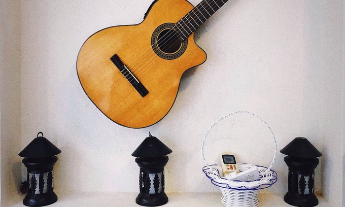 Dong Da House | Vintage and Traditional Homestay near TrainStation