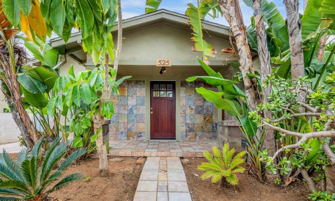 Townsite House | Vintage Beach Bungalow