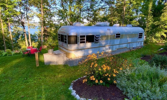 Valois House | Vintage Camper Overlooking Seneca Lake