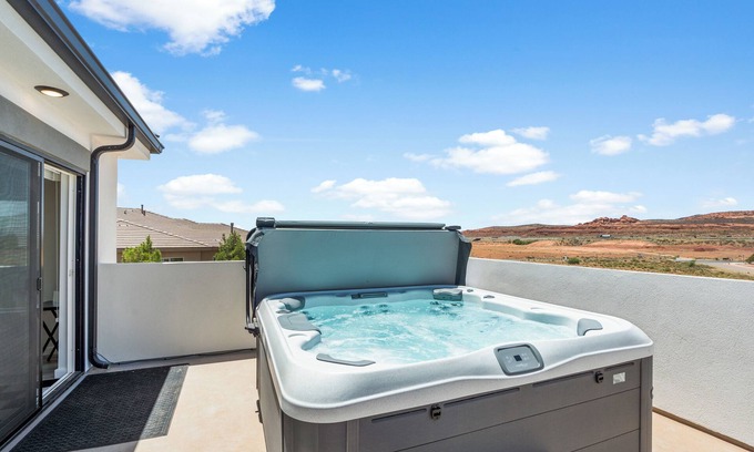 St. George Condo | Vintage Desert 5 BDR Heated Pool Lazy River & Slide