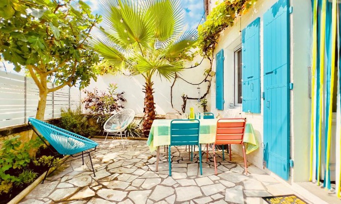 Saint-Fort-sur-Gironde House | Vintage Guesthouse