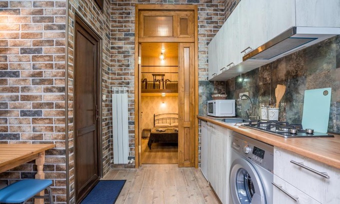 Sololaki Apartment | Vintage House