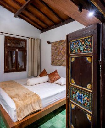 Bogor Tengah House | Vintage room 2 in Joglo House By penggemarlawas