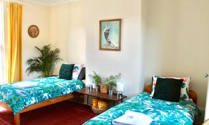 Camden Town Apartment | Vintage Styled House Central Camden